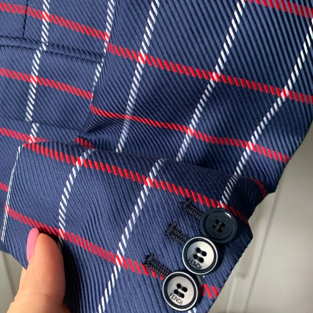 Fendi Junior Jacket
Navy blue  junior blazer - Picture 6 of 9